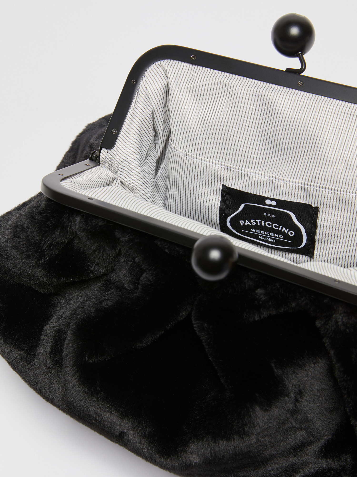 Weekend Max Mara Pasticcino Bag Medium Logo Clutch In Black