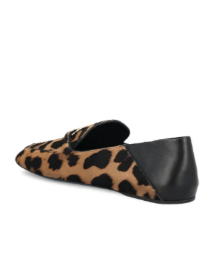 Ferragamo Leopard Printed Slip-on Flat Shoes In Black