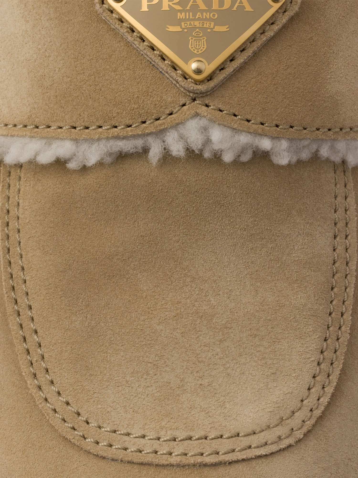 Prada Slipper Aus Wildleder Und Lammfell In Brown