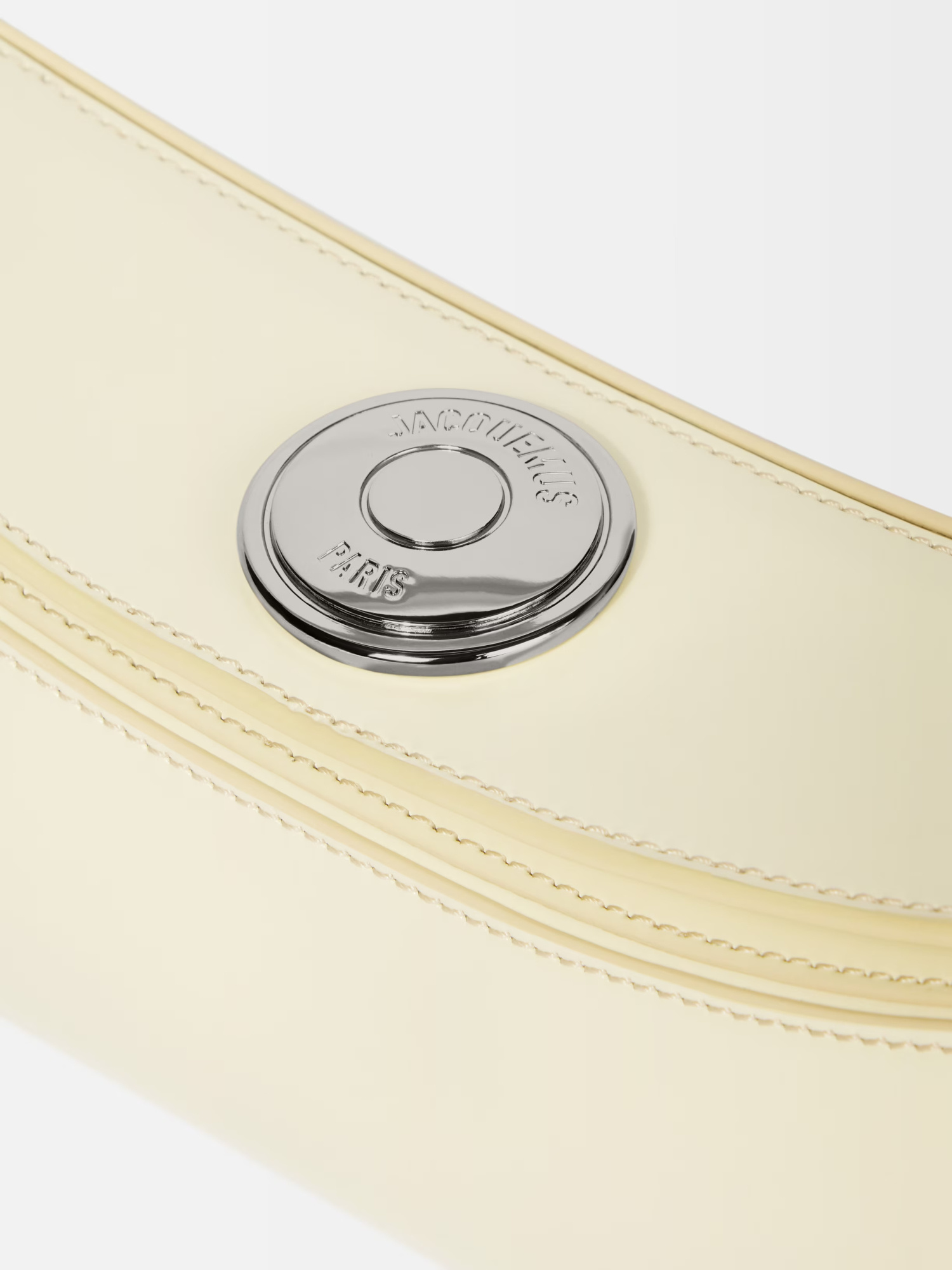 Jacquemus The Ovalo Clutch In Neutral