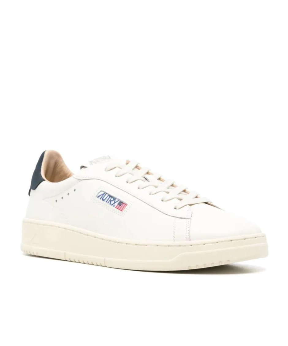 Autry Dallas Low-cut Lace-up Sneakers In White
