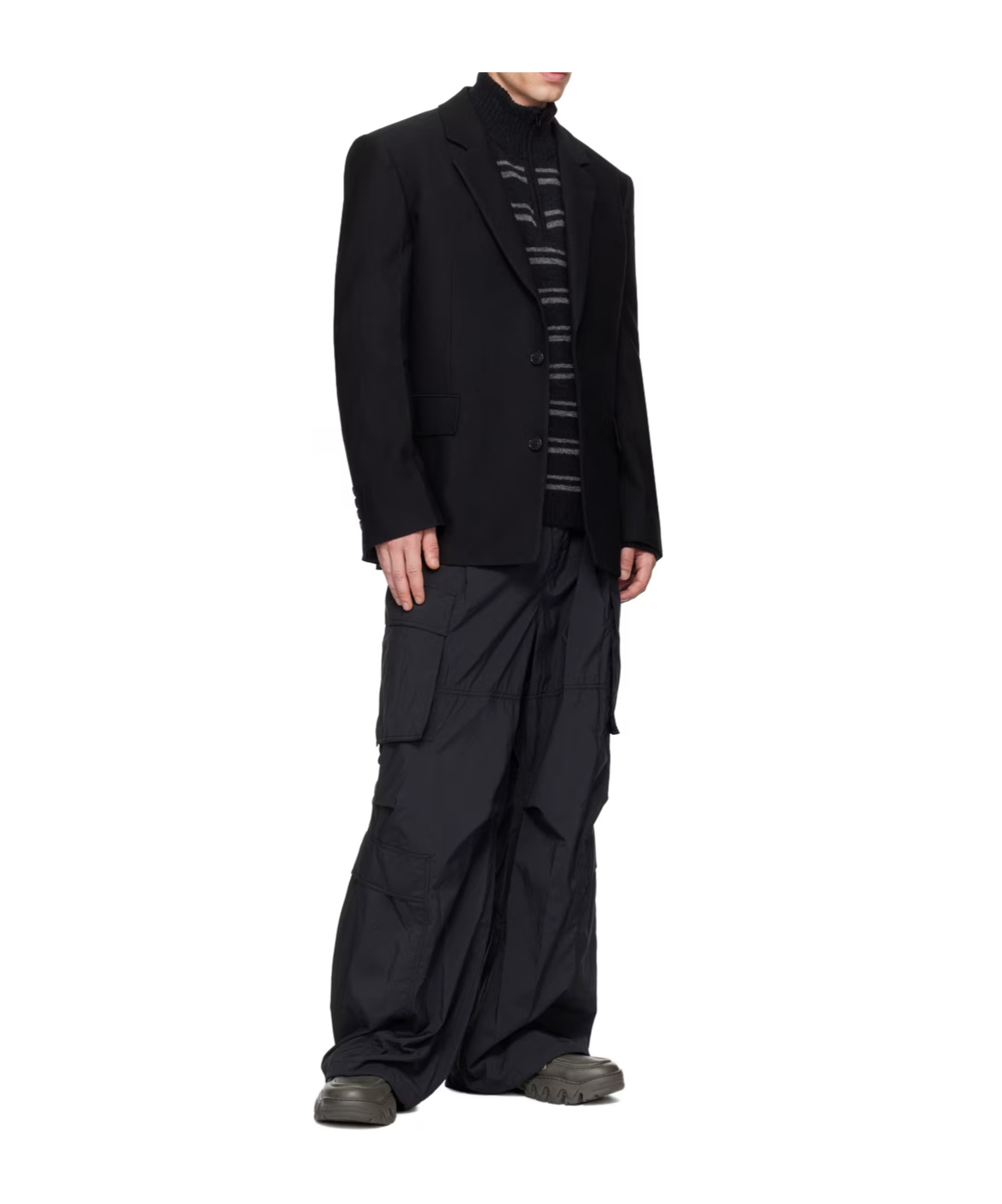 Juunj Single-breasted Long-sleeved Blazer In Black
