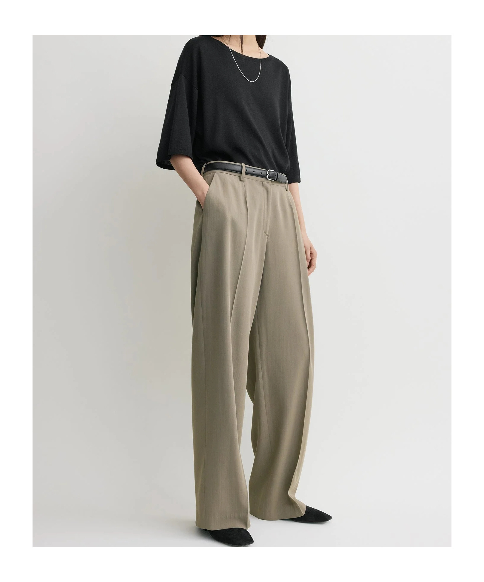 Totême Belt Loop Casual Pants In Green
