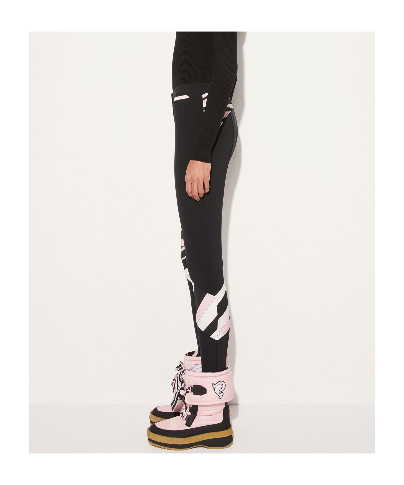 Pucci Patterned Casual Pants In Black
