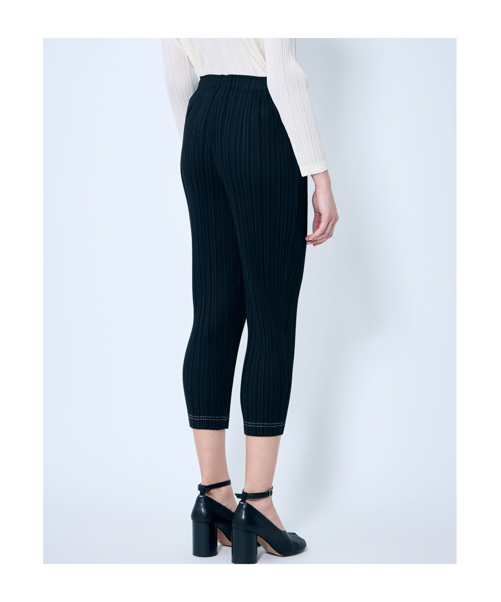 Issey Miyake Elastic Waist Casual Pants In Black