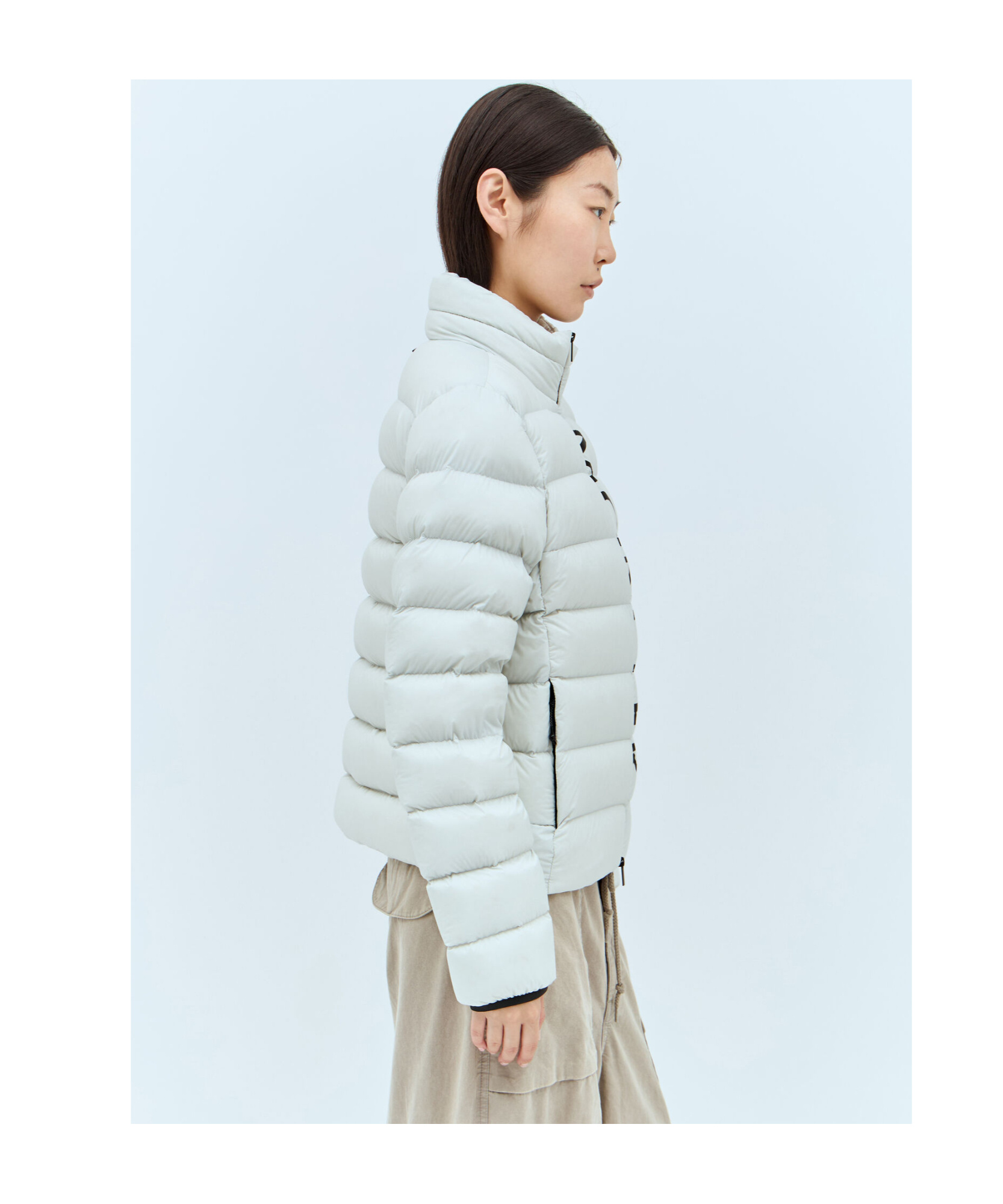Moncler Cerces Short Down Jacket In Gray