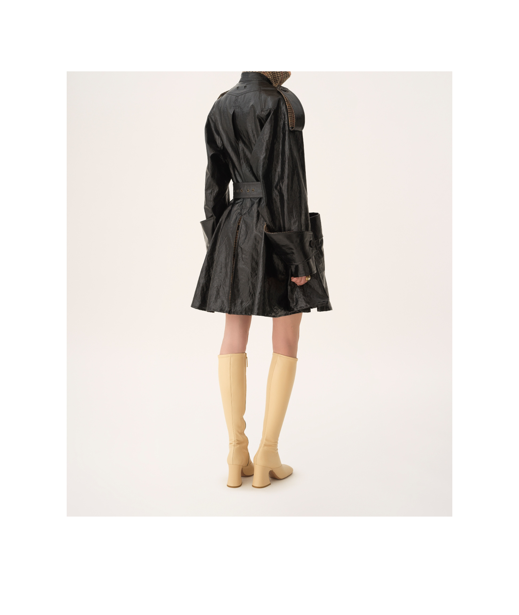Chloé Coated Linen Belted Riding Trench Coat In Black