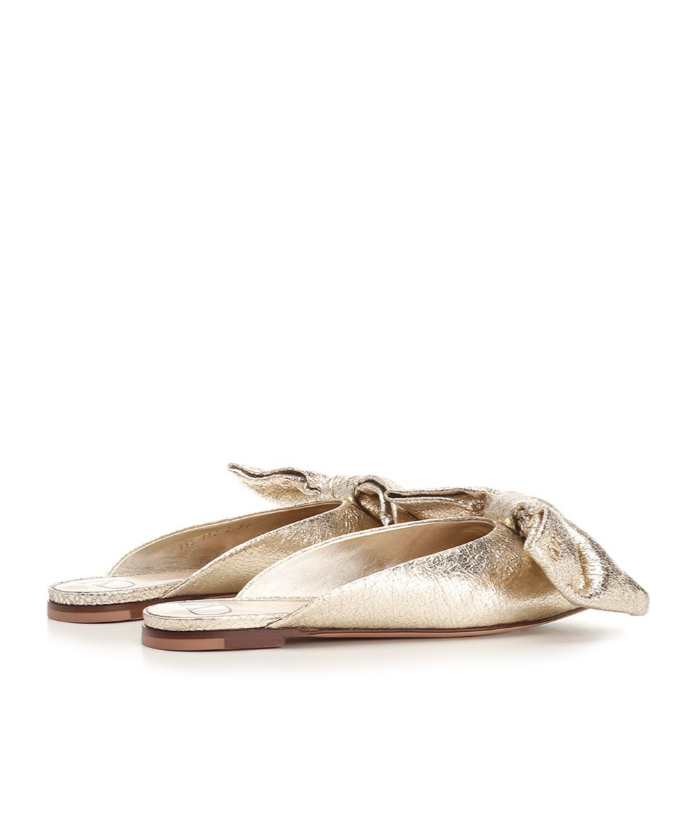 Valentino Pointed Flat Sandals In Nude