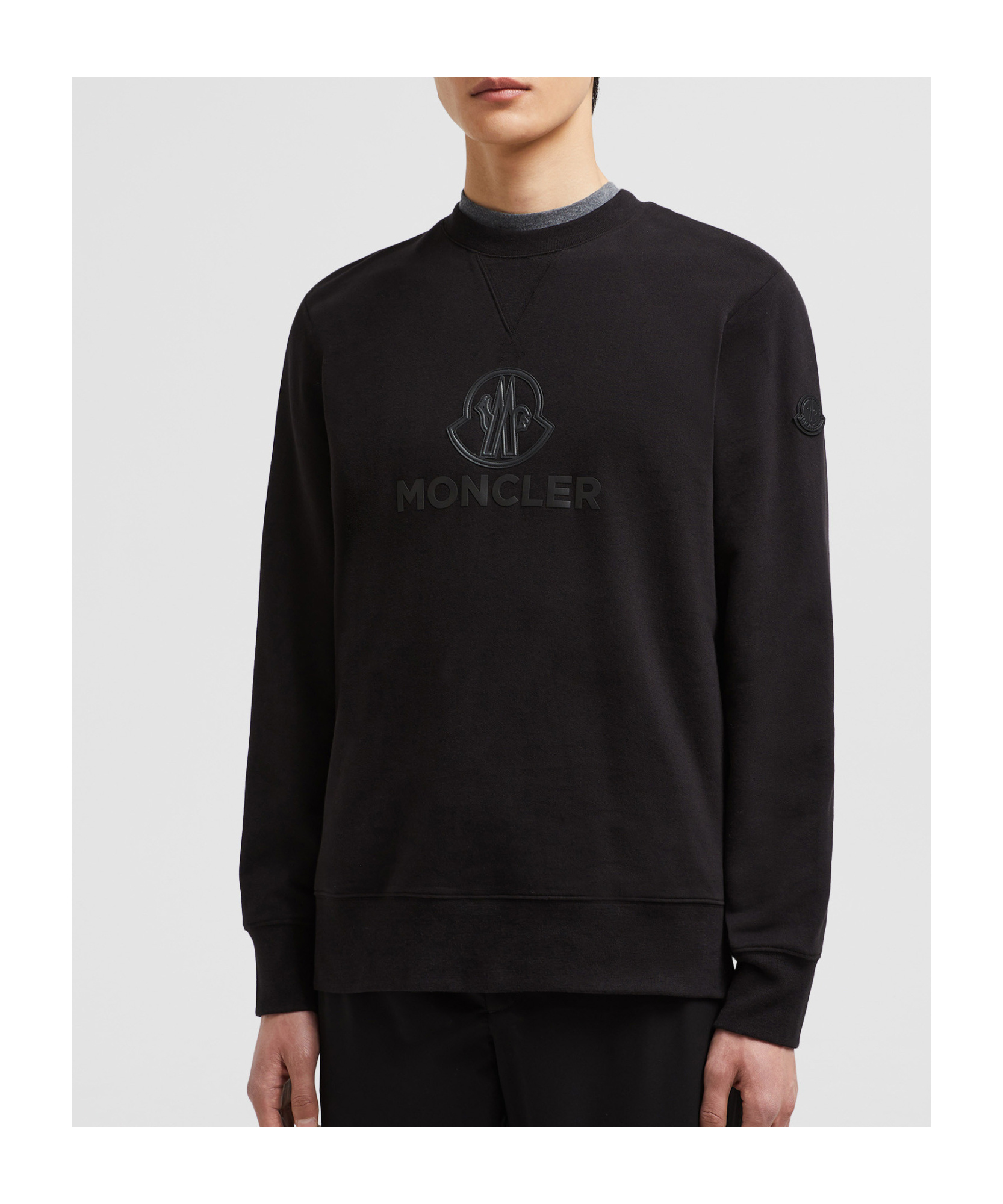 Moncler Long-sleeved Cashmere Sweater In Black