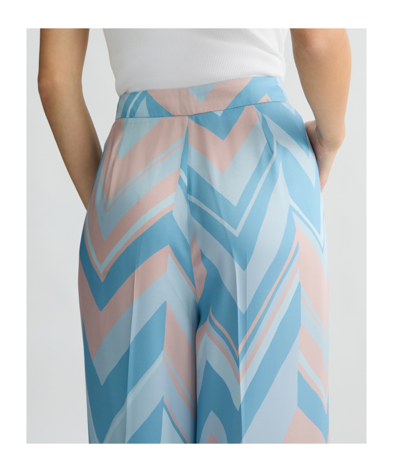 Liu •jo Liu Jo Soft Light Blue And Pink Printed Trousers