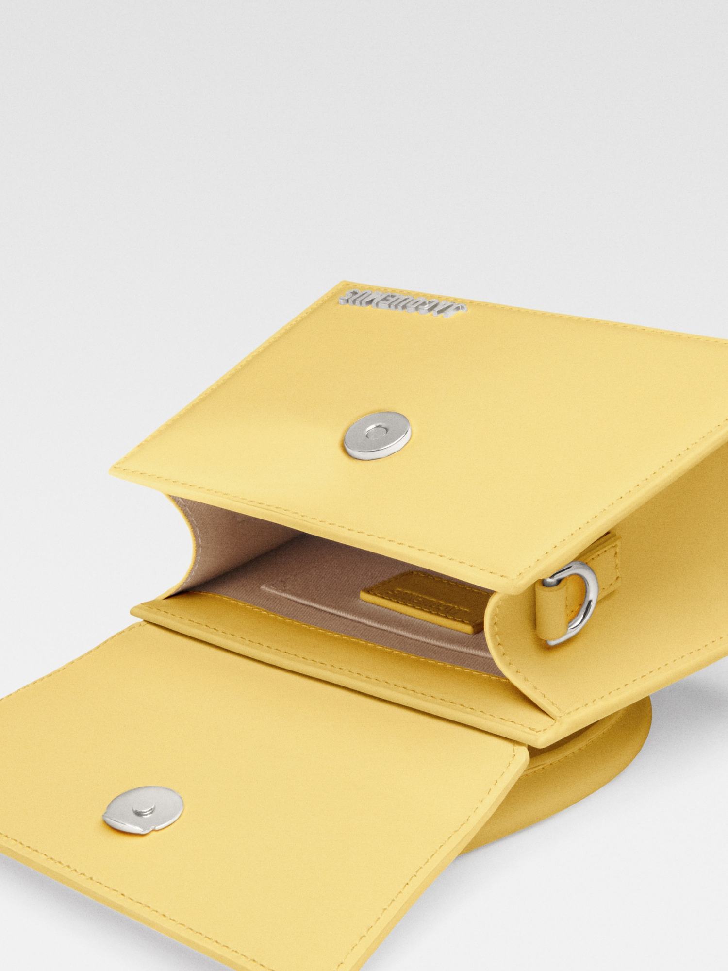 Jacquemus The Medium Chiquito In Light Yellow