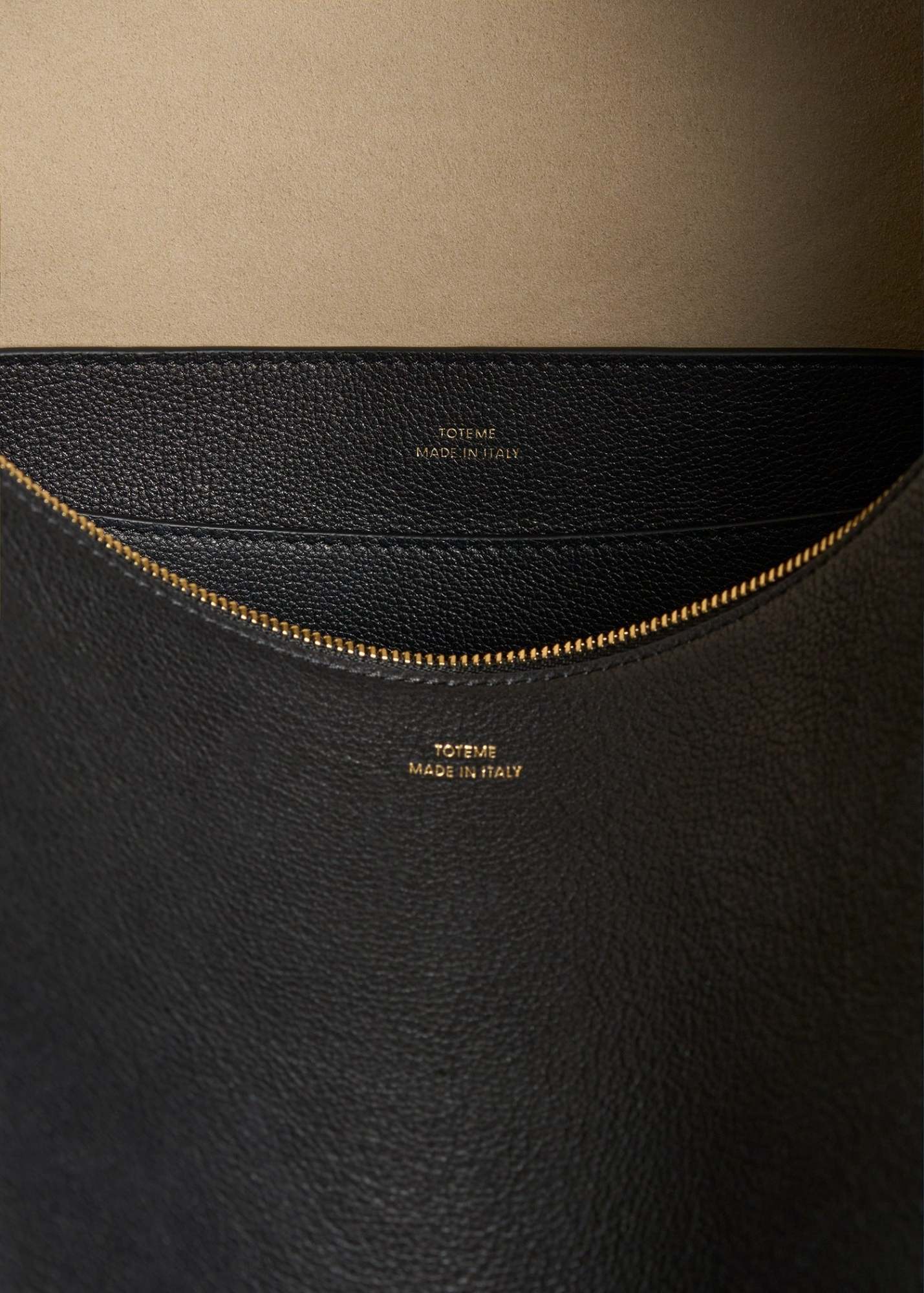Totême Beveled Grain Leather Shoulder Bag In Black