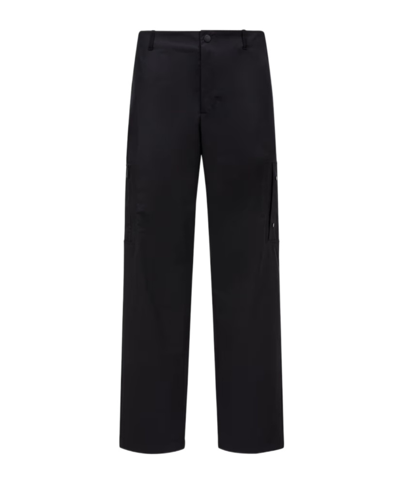 Moncler Logo-patch Cargo Trousers In Black