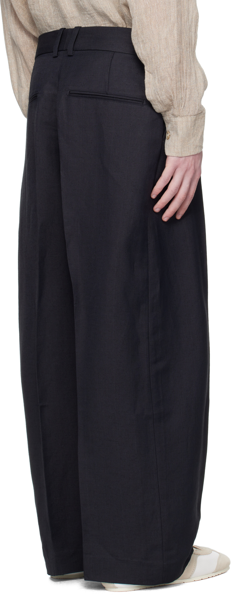 Studio Nicholson Belt-lined Casual Pants In Black