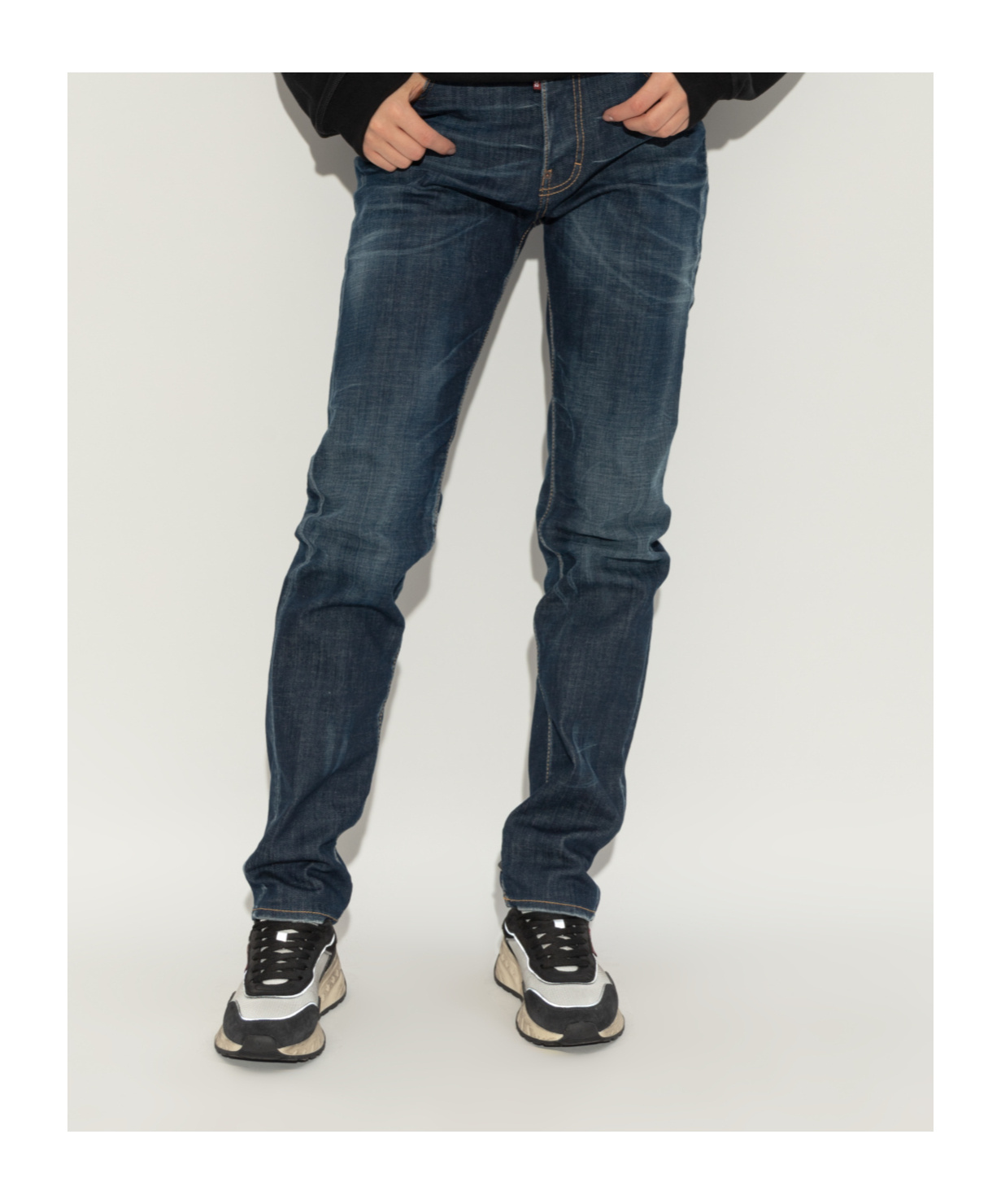 Dsquared2 Round-head Sneakers In Black