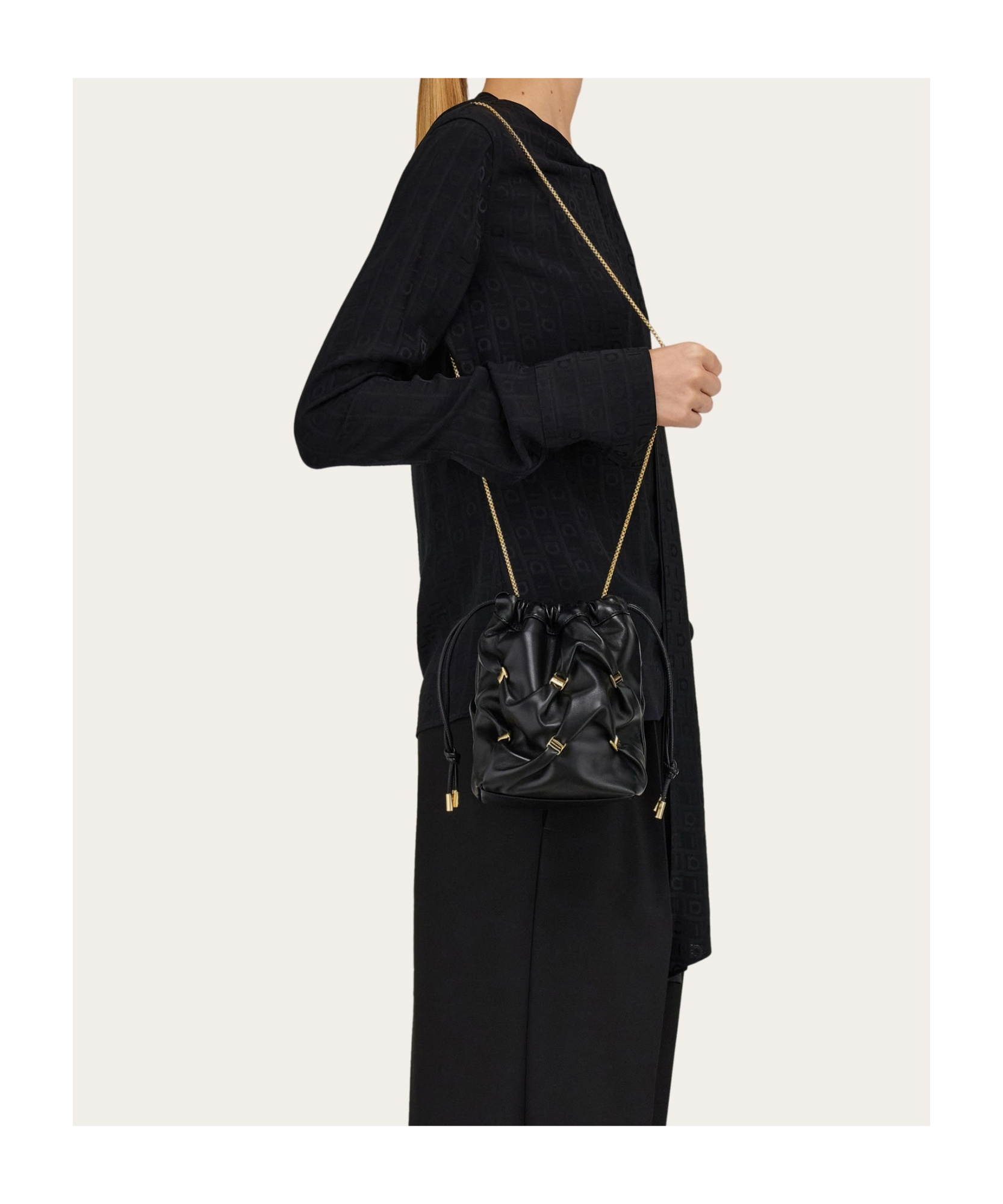 FERRAGAMO FERRAGAMO LOGO PLAQUE MINI DRAWSTRING BUCKET BAG