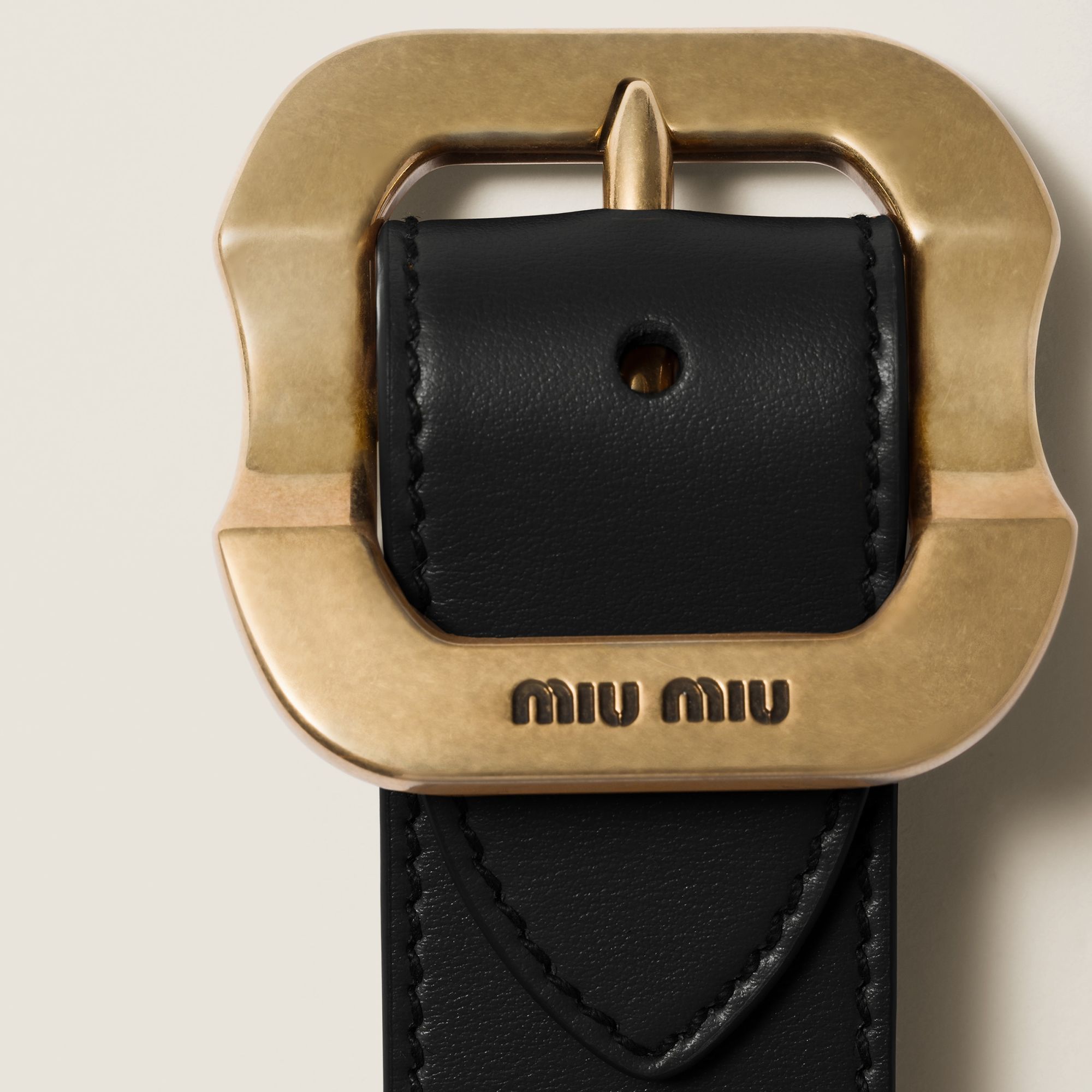 Miu Miu Buckle Leather Chain In Black
