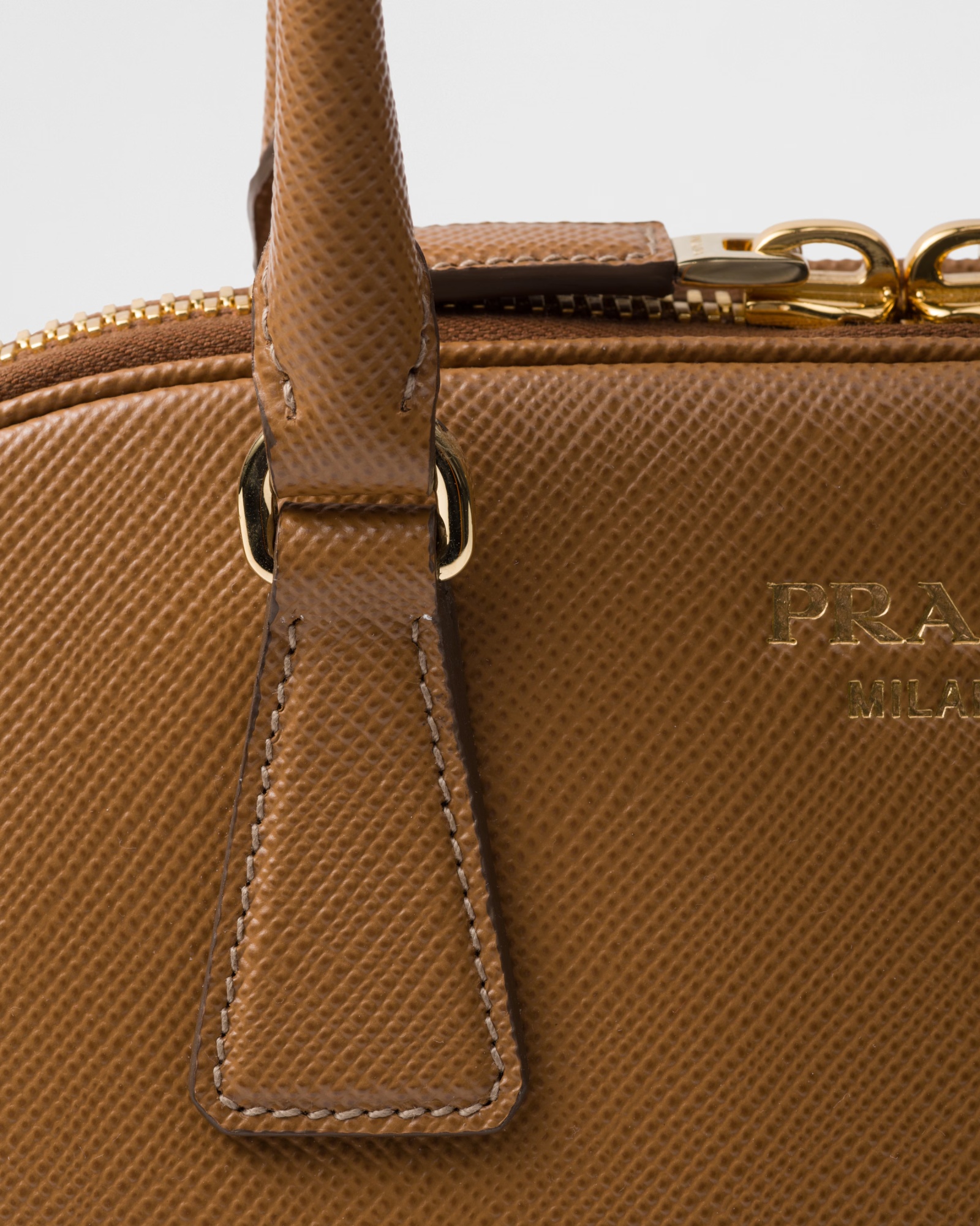 Prada Medium Tasche Aus Saffiano-leder In Brown