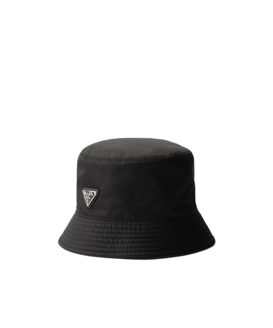 Prada Logo Plaque Bucket Hat In Black