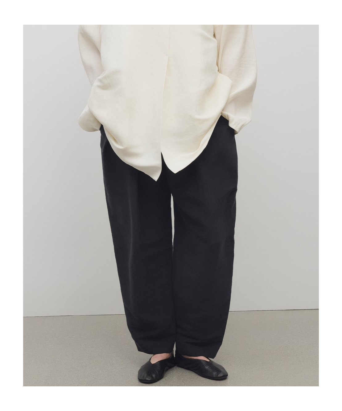 The Row Dyri Pant In Silk In Black