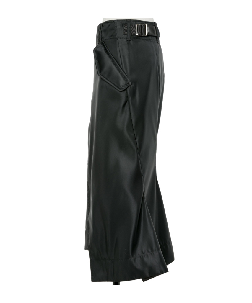 Sacai Insulated Nylon Twill Skirt In Black