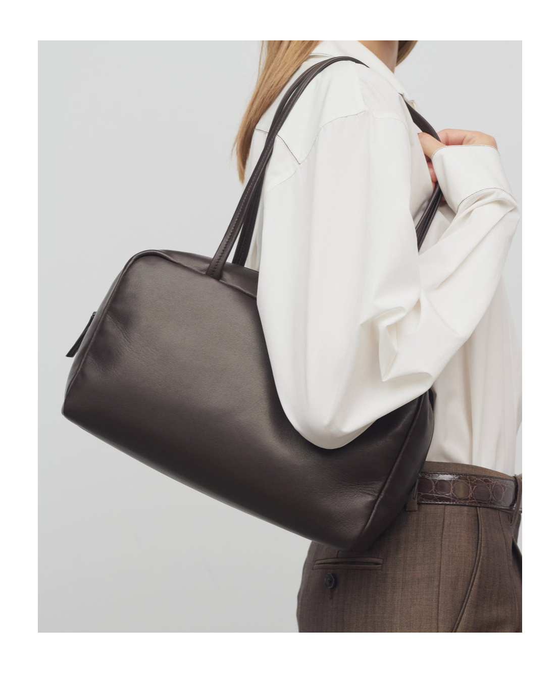 The Row Astra Leather Shoulder Bag In Black