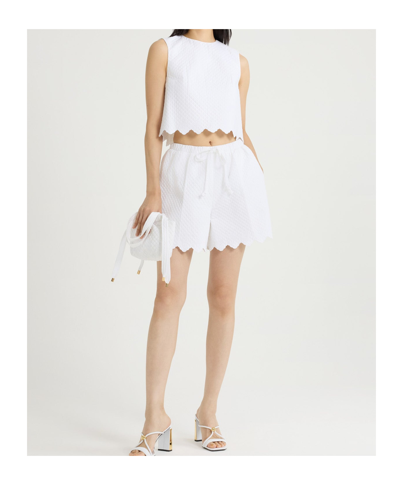 Patou Summer Shorts In Quilted Sustainable Viscose Blend In White