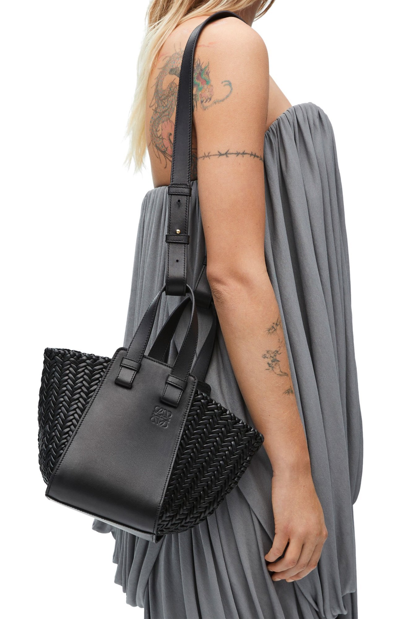Loewe Leather Hammock Top-handle Bag In Black