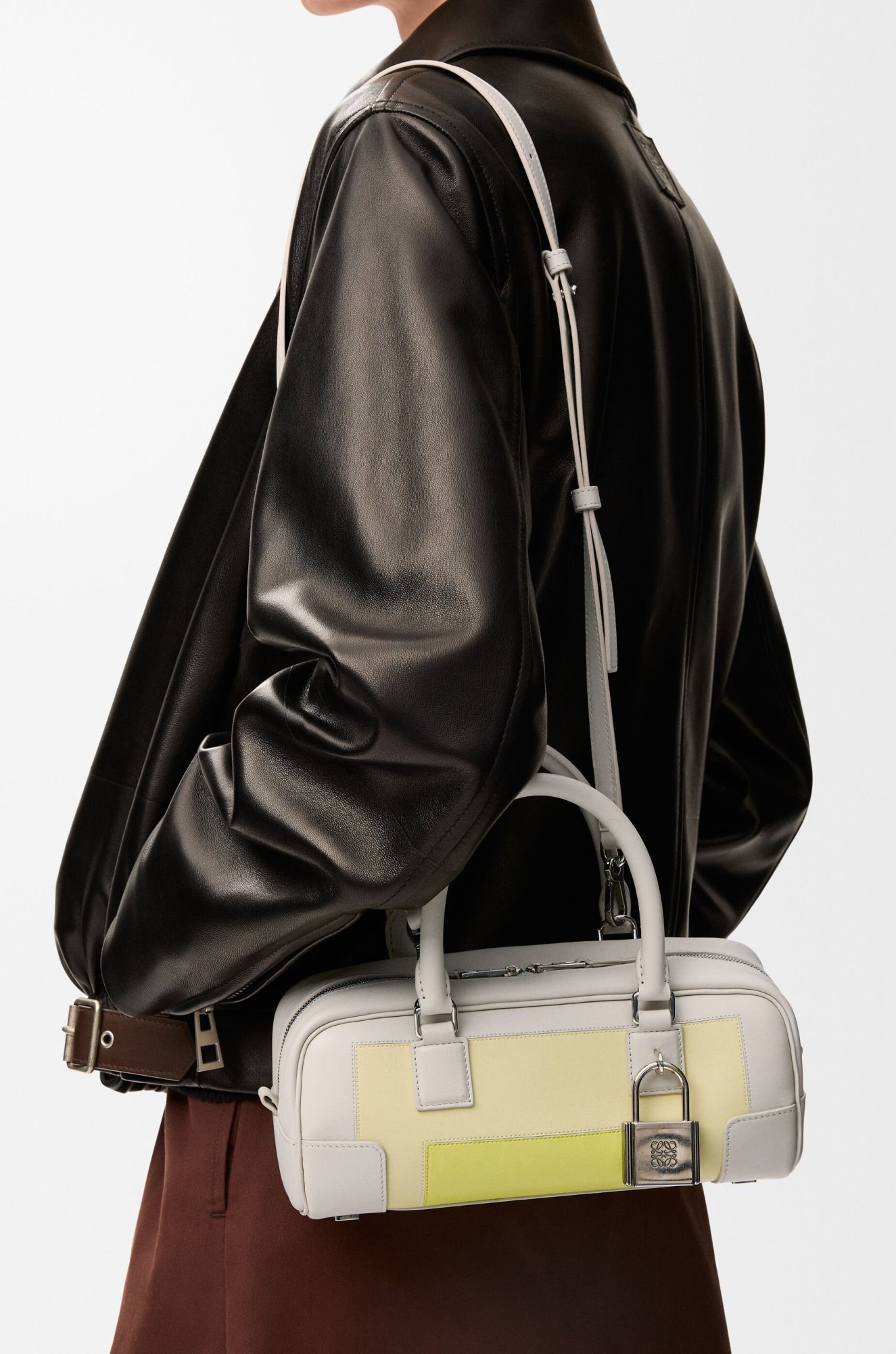 Loewe Amazona Cropped 23 Shoulder Bag