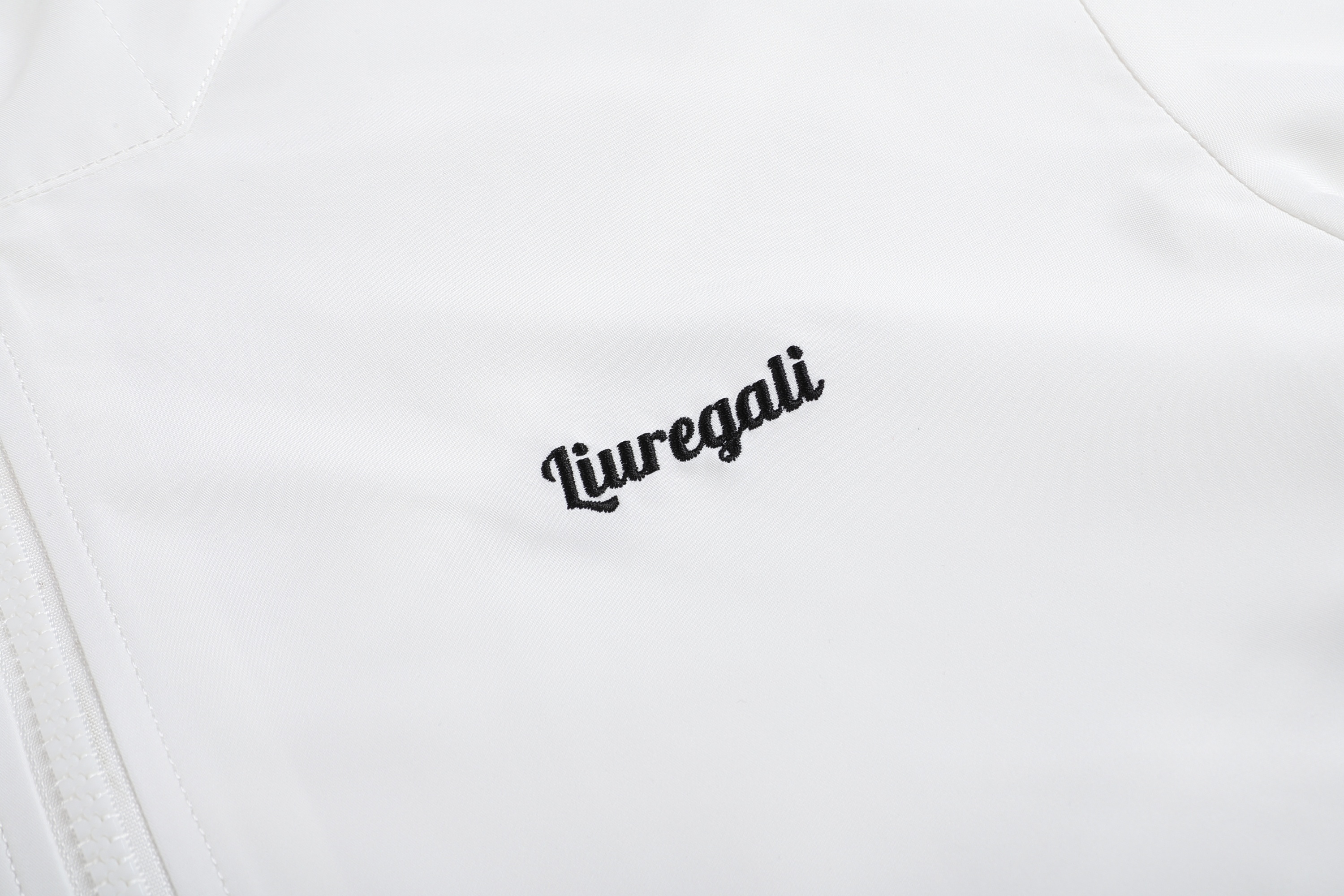 Liuregali Hooded Long-sleeved Casual Jacket In White