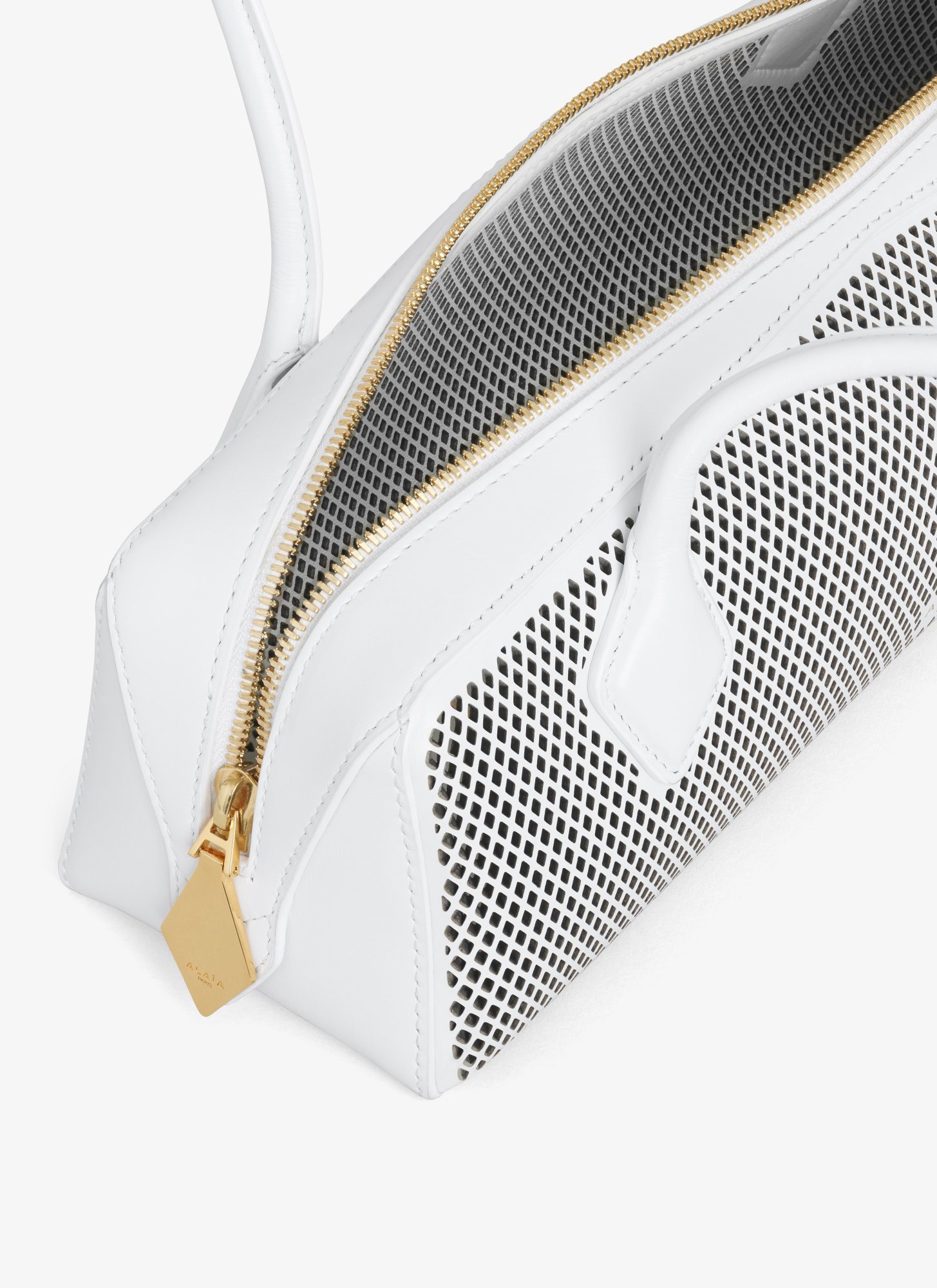 Alaïa Womens Blanc Optique Le Teckel Fishnet Medium Leather Shoulder Bag In Optic White
