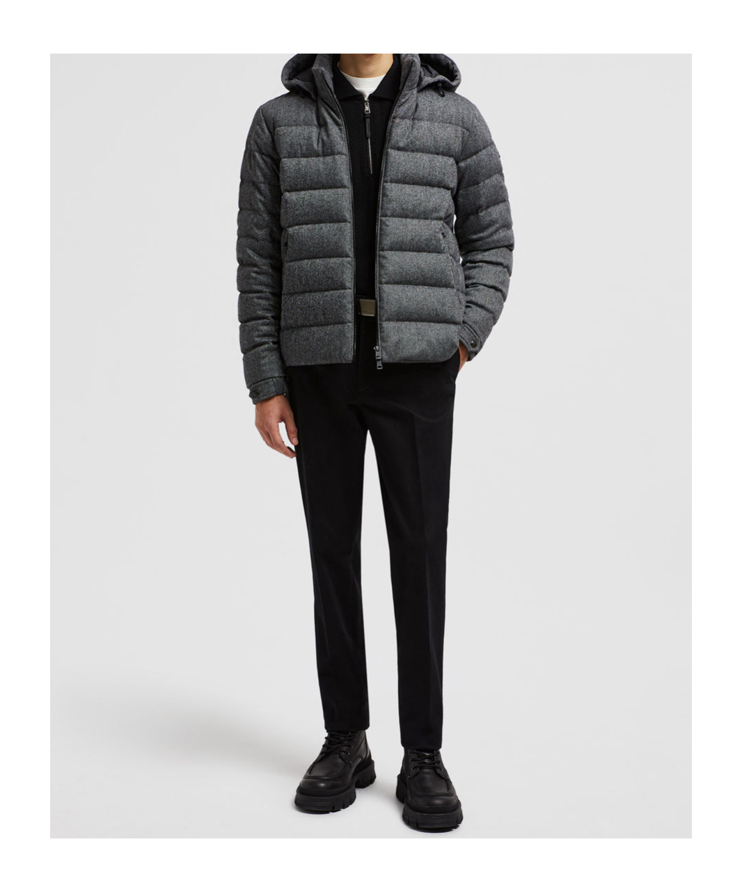 Moncler Arneb Short Down Jacket In Black