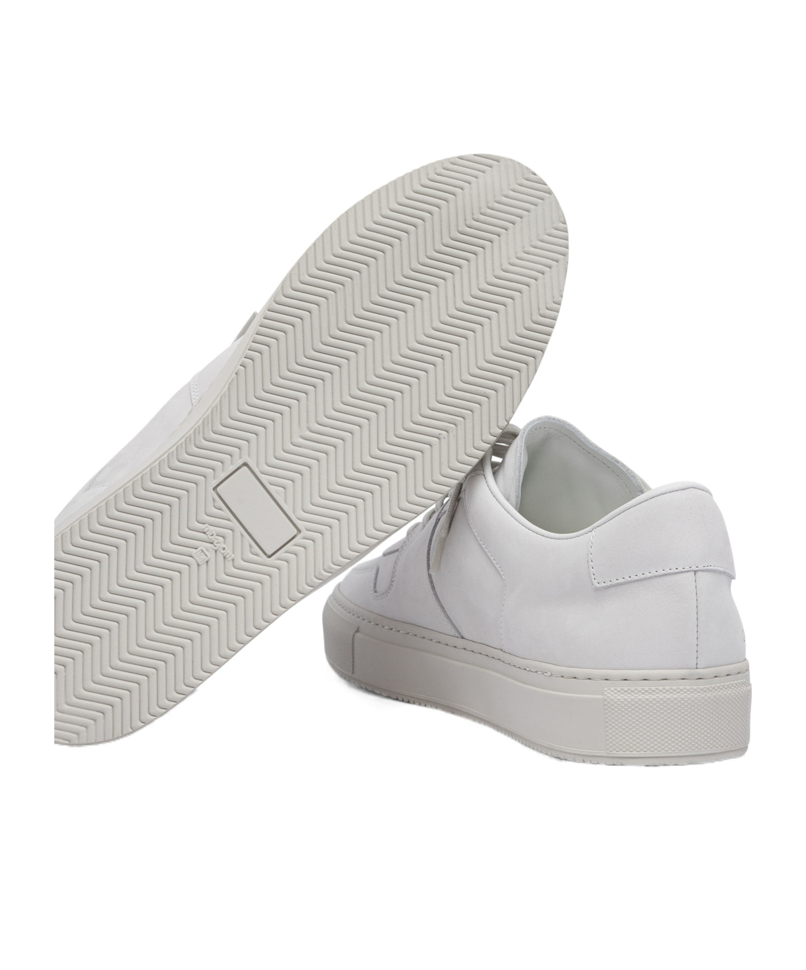 Common Projects Round Head Low-cut Casual Shoes In White