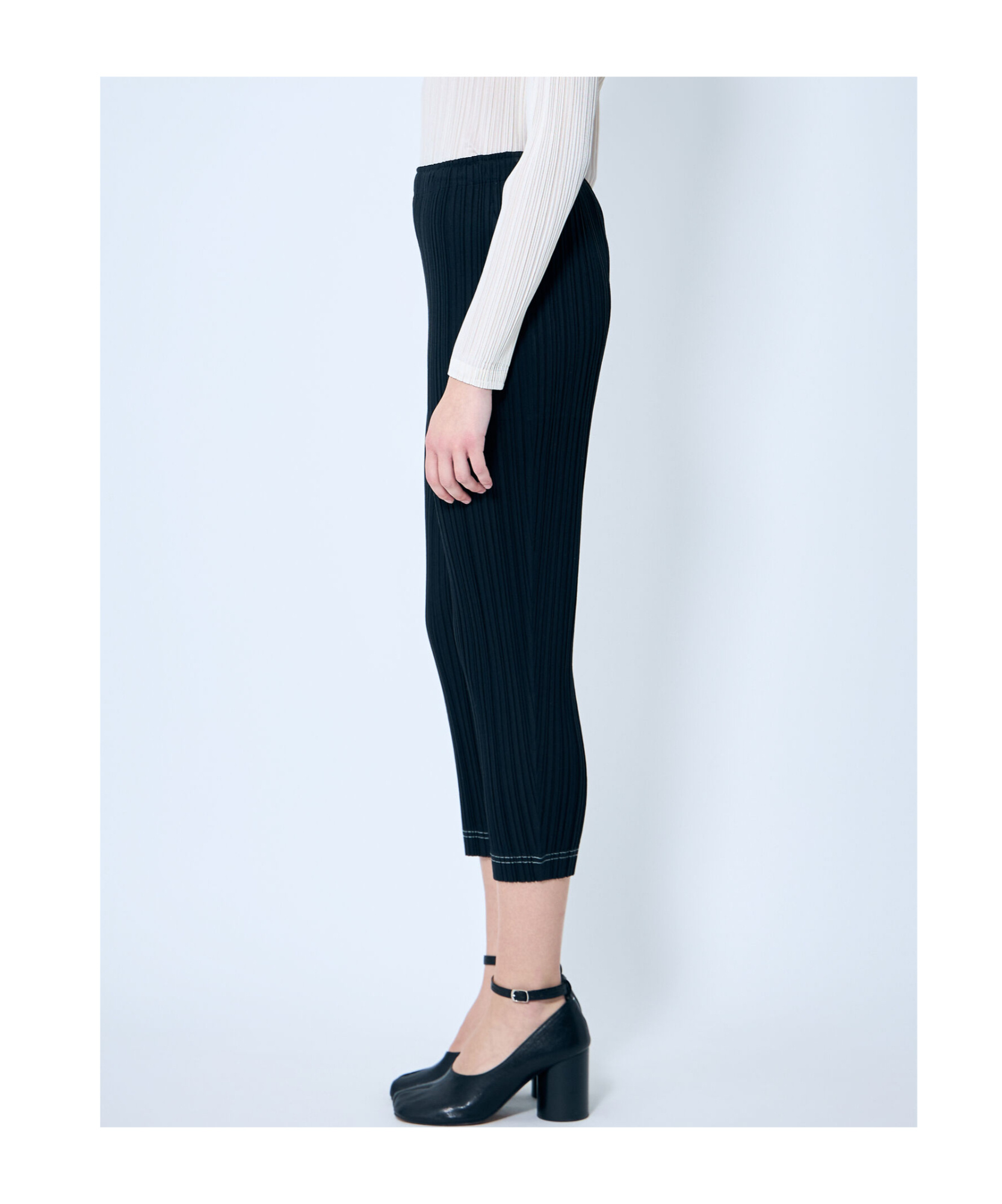 Issey Miyake Elastic Waist Casual Pants In Black
