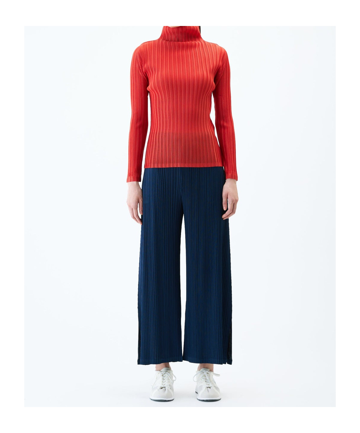 Shop Issey Miyake Ribbed Pleated Top In Red