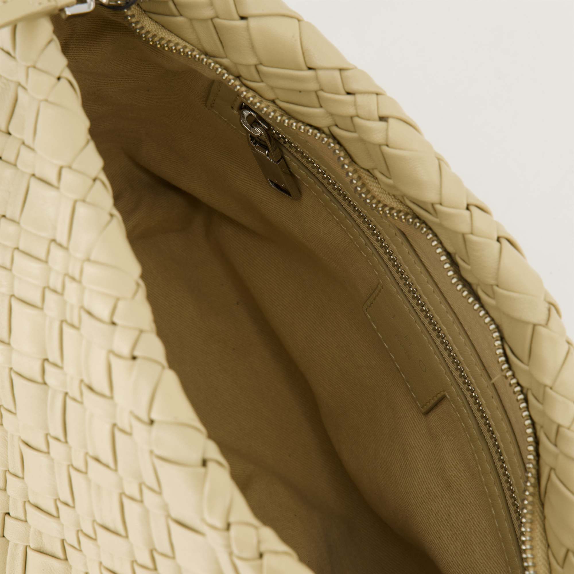 Iro Knitted Cross-body Bag In Nude