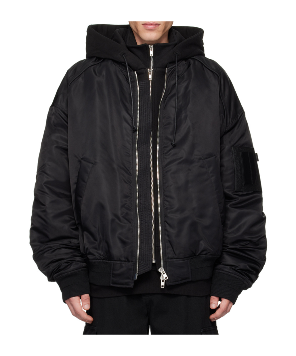 Juunj Multiple Front Pockets Bomber Jacket In Black