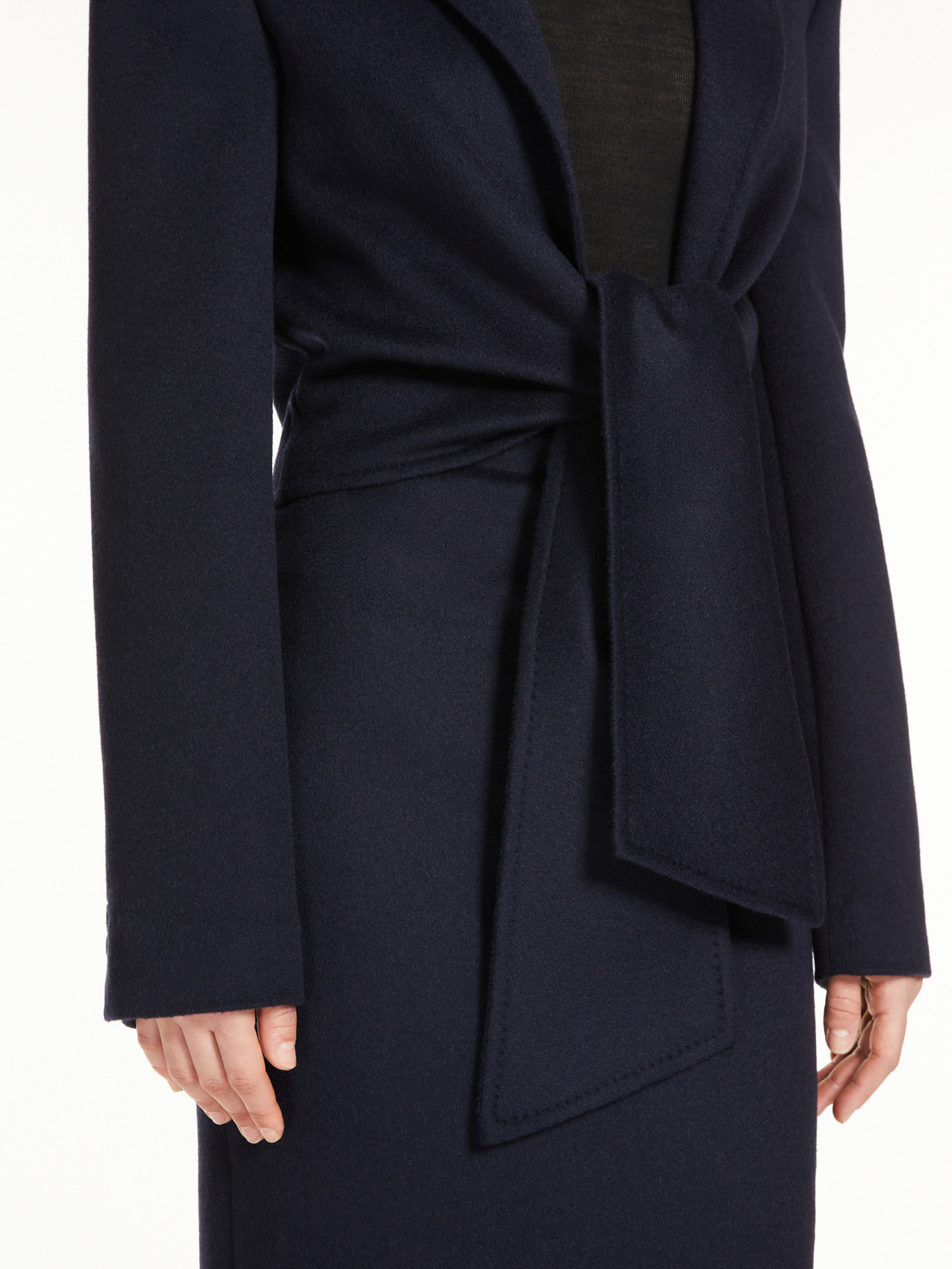 Max Mara Sash Detailed Straight Hem Cropped Jacket In Black