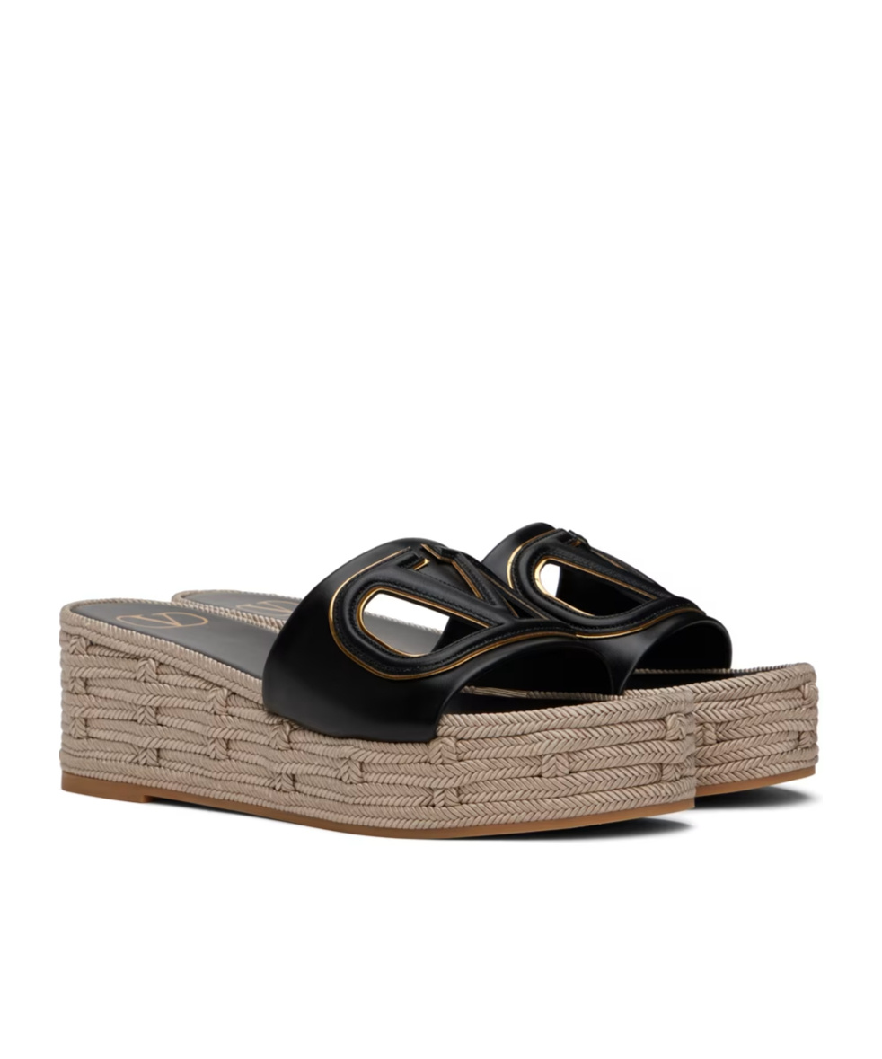 Valentino Open-toed Platform Slippers In Nude