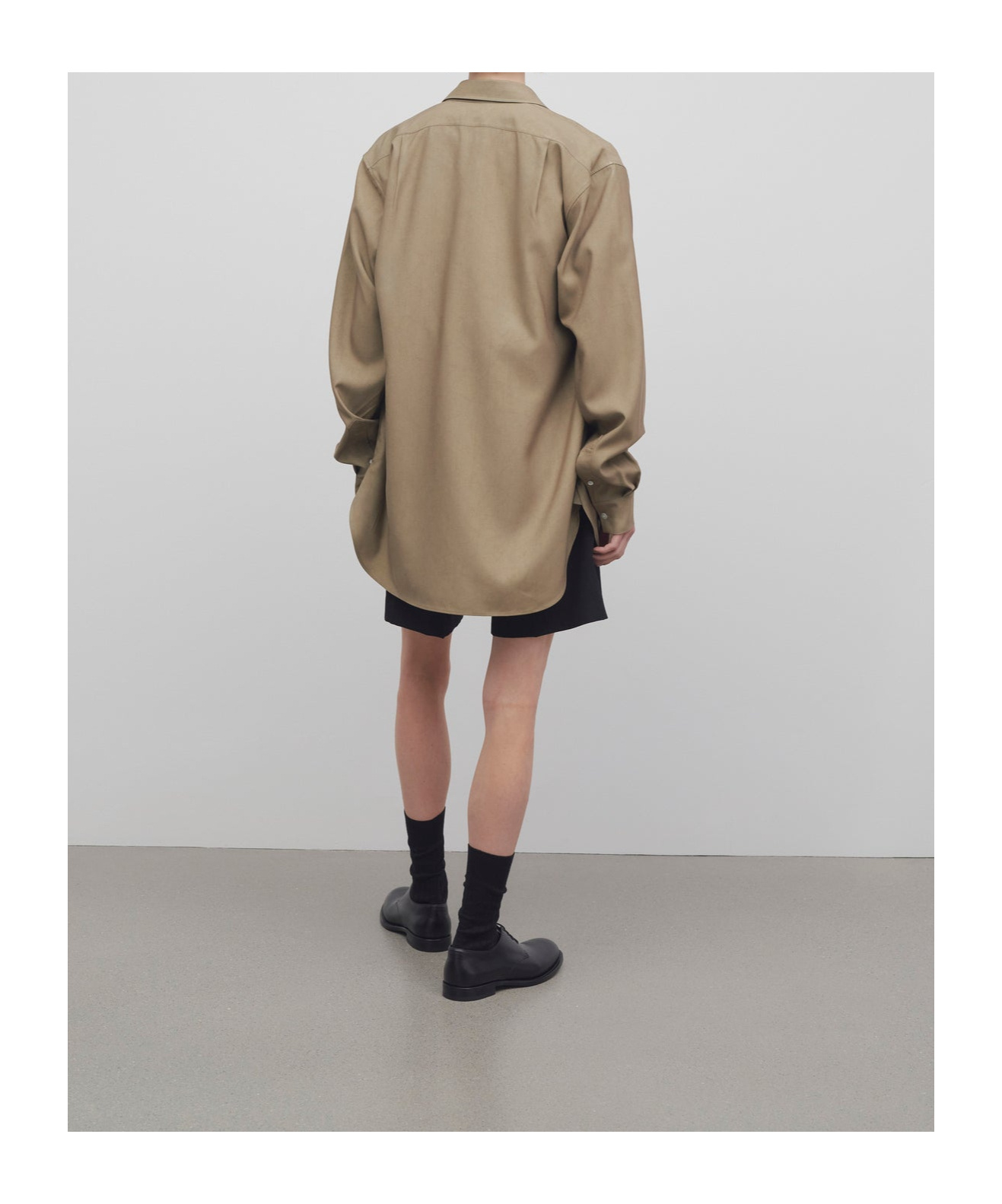 The Row Belt-loop Shorts In Black