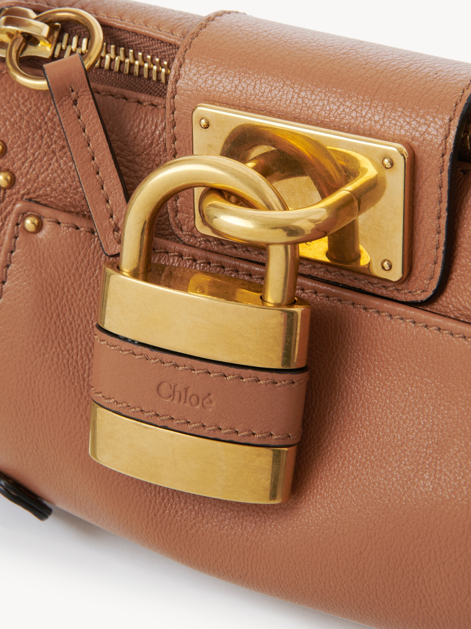 Chloé Grained Leather Chain Bag In Brown