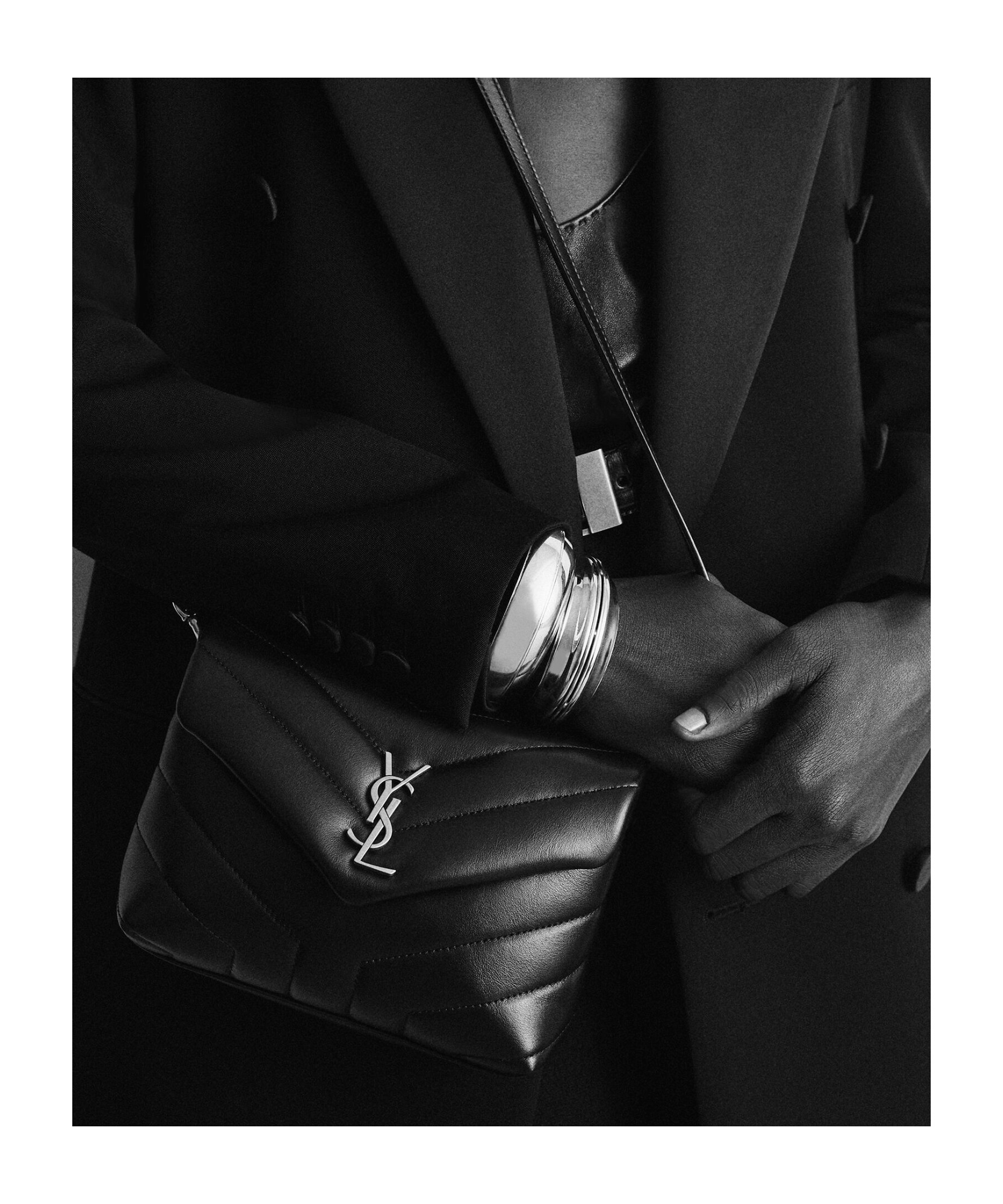 Saint Laurent Logo-plaque Leather Crossbody Bag In Black