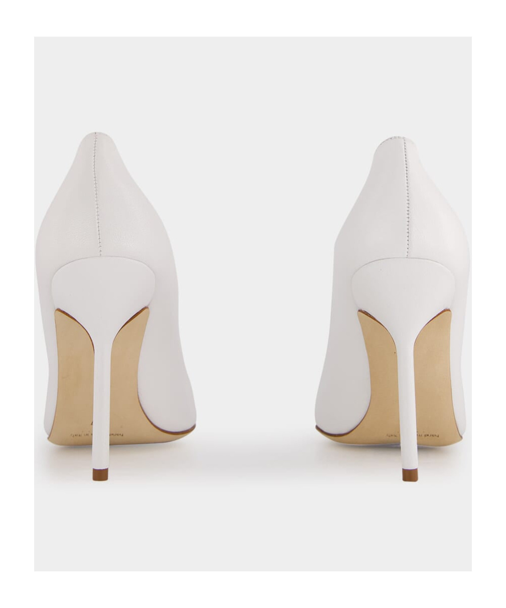 Manolo Blahnik Sinbelahi 105mm Stiletto Pumps In White