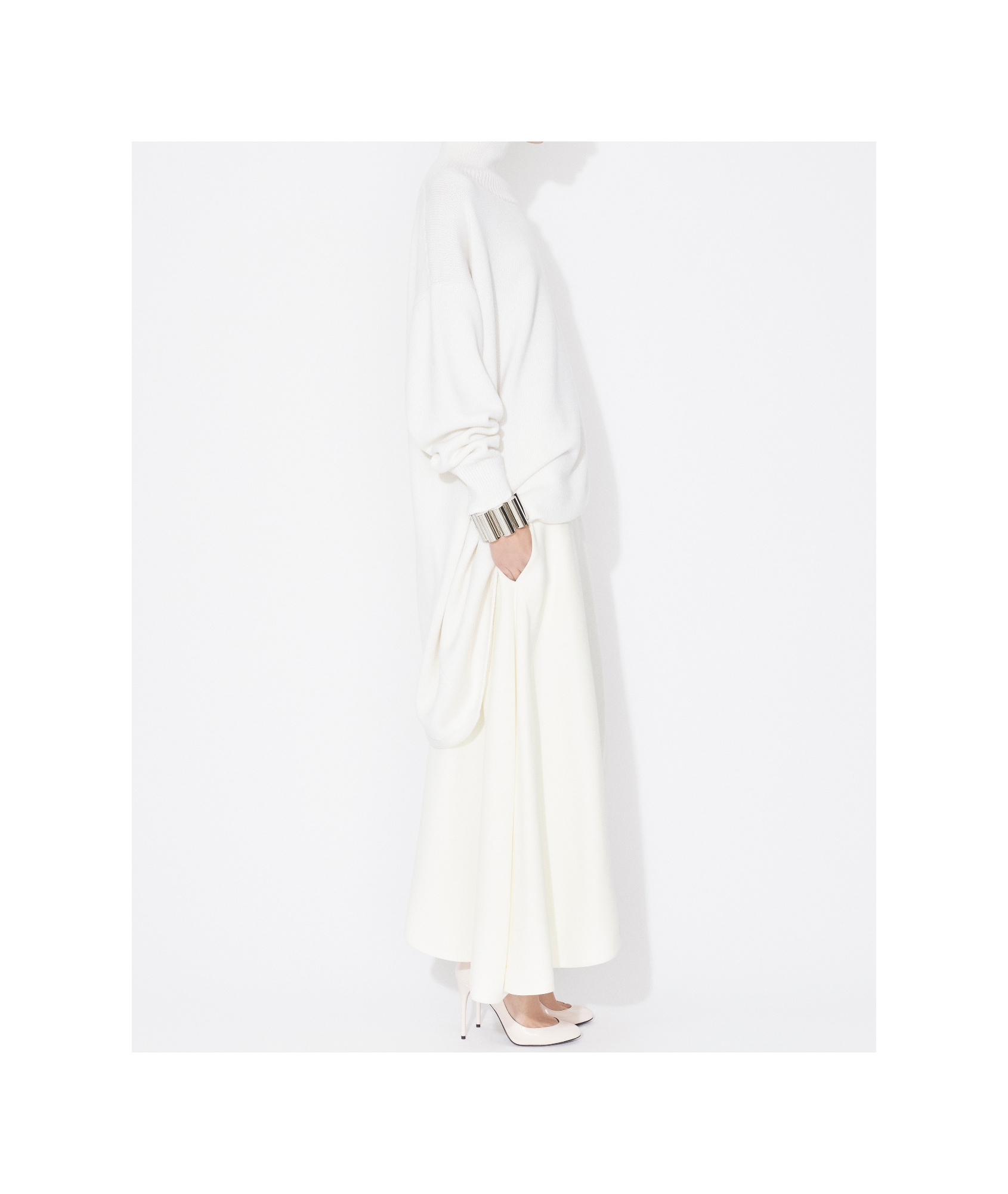Alaïa Knitted Asymmetrical Cape Pullover In White
