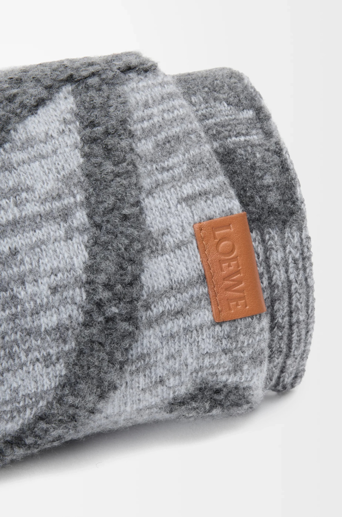 Loewe Rectangular Scarf In Gray