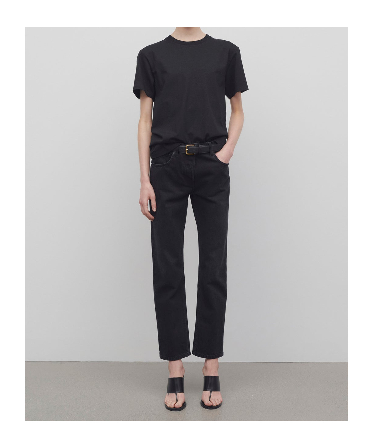 The Row Riaco Mid-rise Straight-leg Ankle Jeans In Black