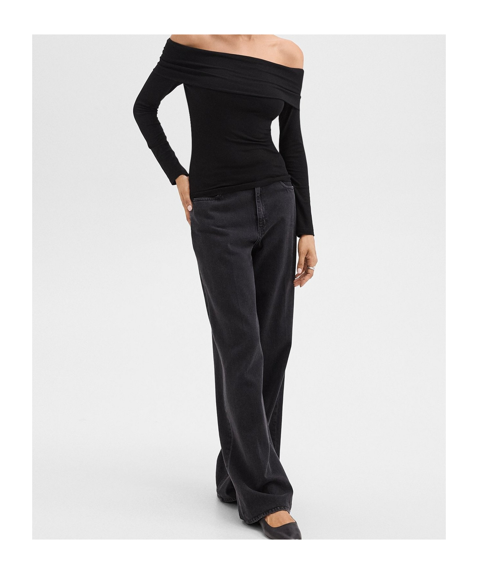 Theory Off-the-shoulder Top In Ribbed Viscose In Black