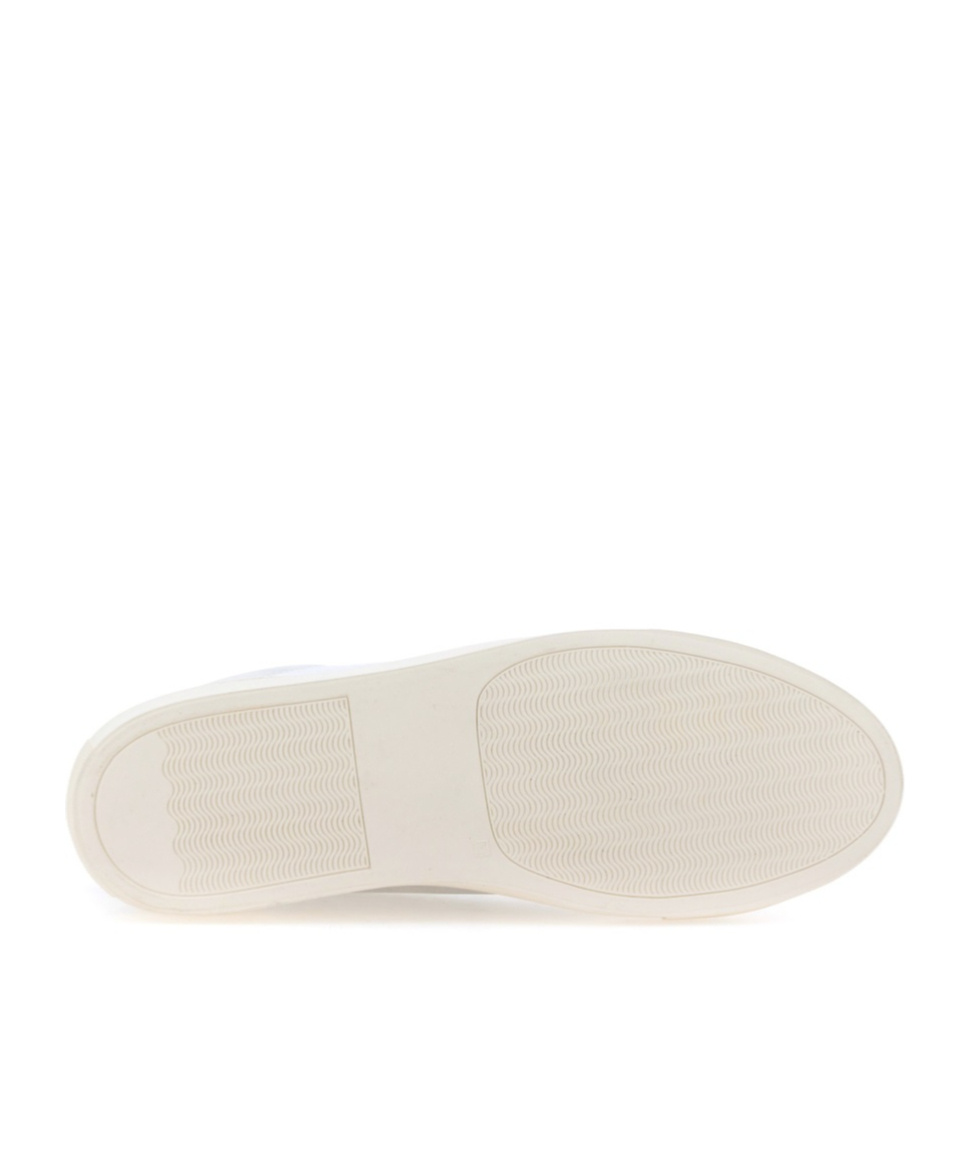 Common Projects Round-toe Low-top Leather Sneaker With Flat Sole In White
