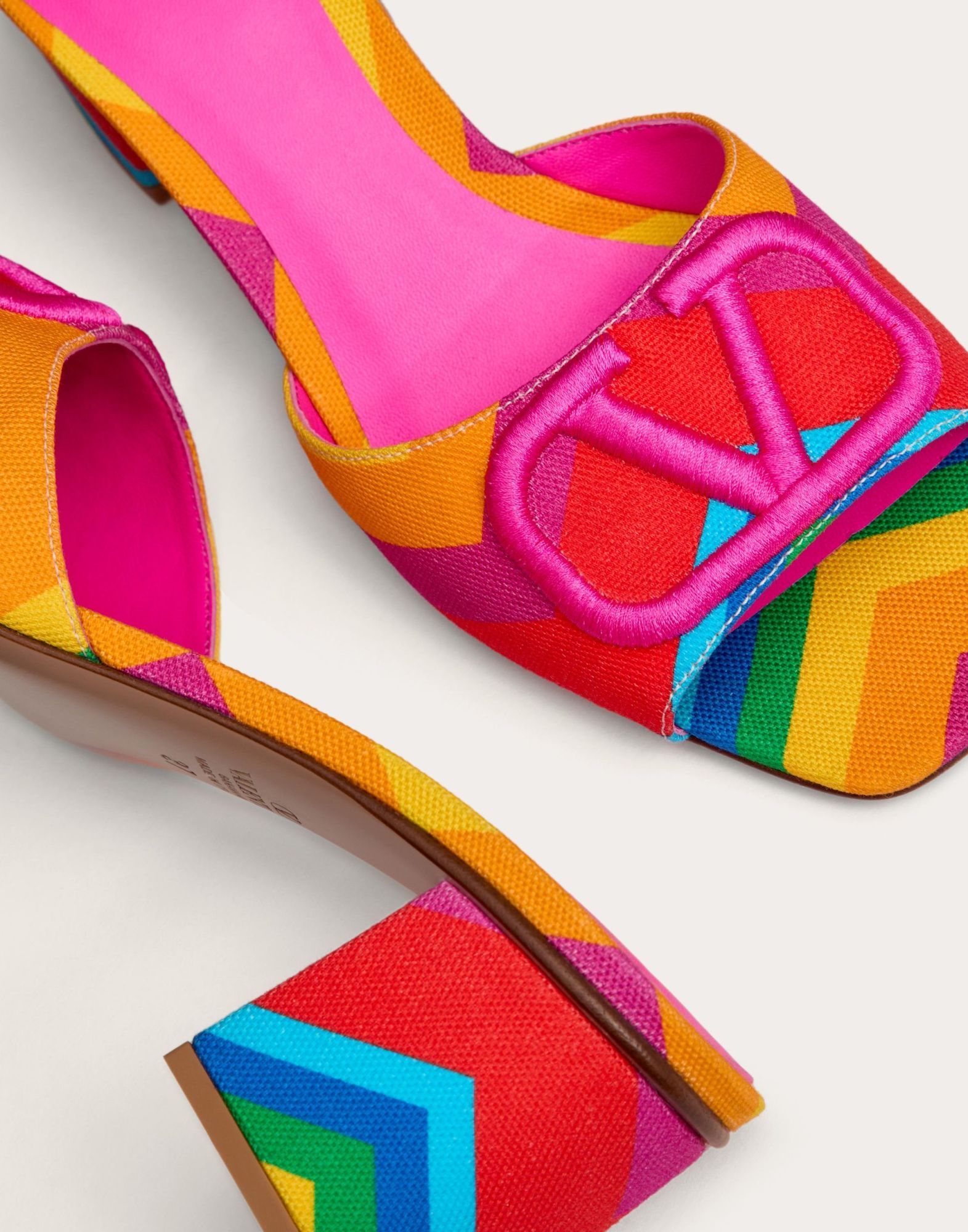 Valentino Garavani Garavani Escape Slide Sandal In Canvas With Chevron Print24 60mm Woman Multicolou In Multicolor/pink