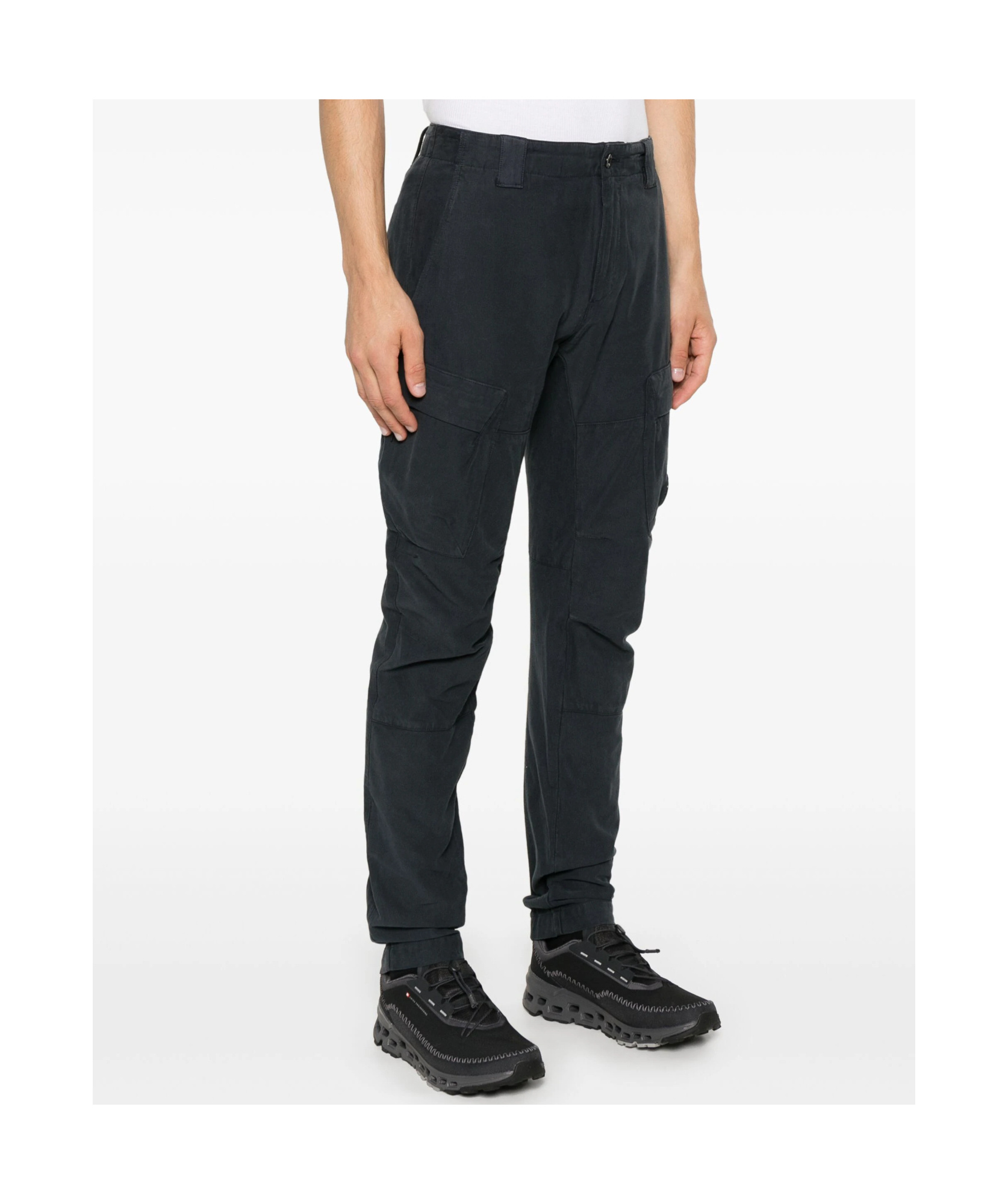 C.p. Company Cargo Pants In Black